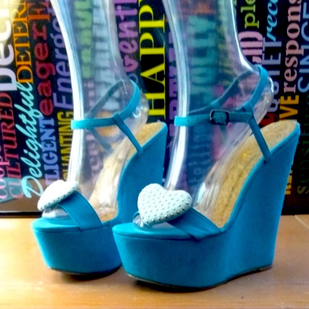 Trendy Turquoise Wedges
